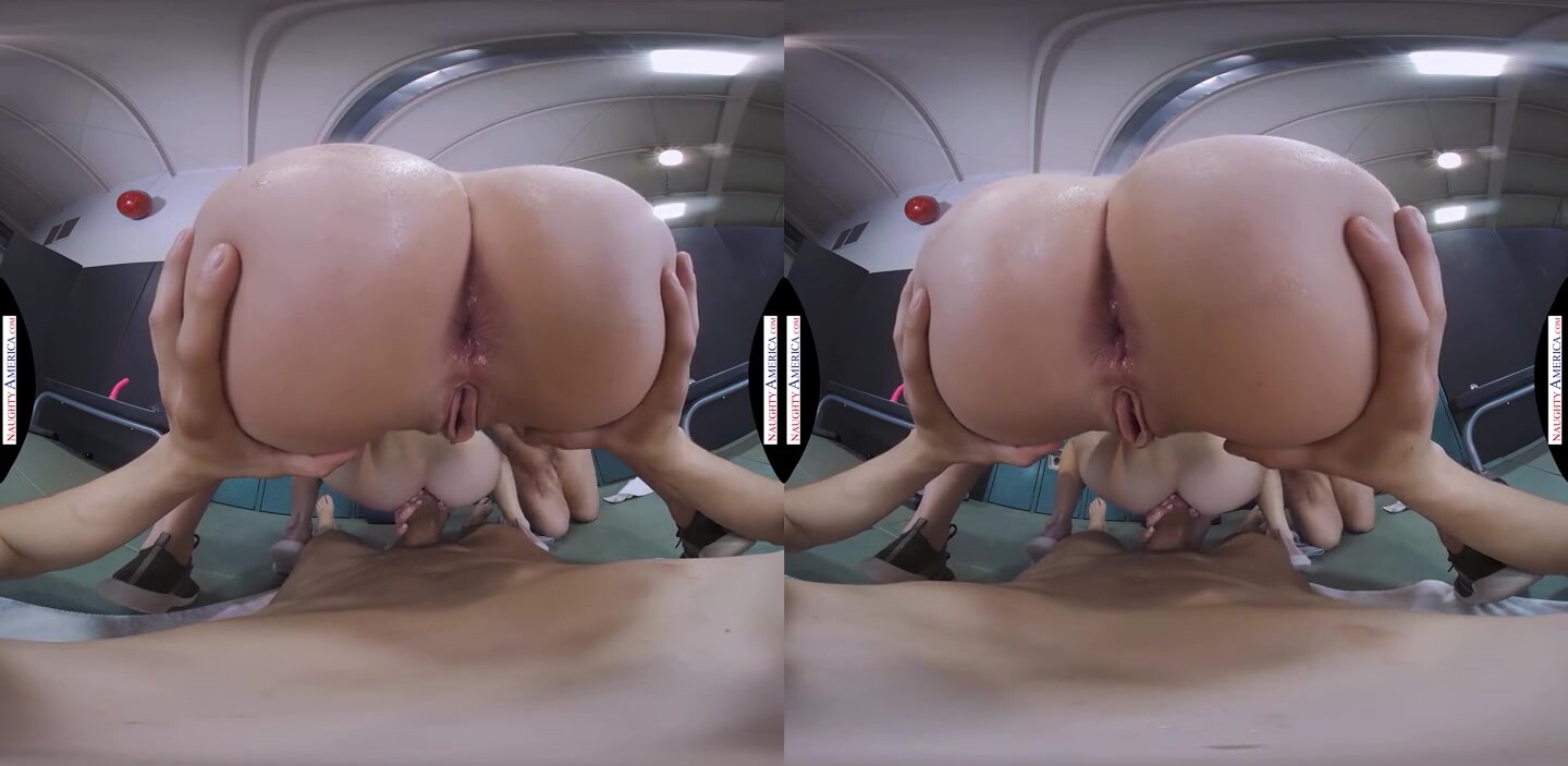 AJ Applegate, Karla Kush és Riley Reyes, a három dögös, telt cickós szuka popsi szexre vágynak: kíméletlen dugás, vad sex és hangos élvezés jellemzi a jelenetet, ahol a vágy mindent visz.