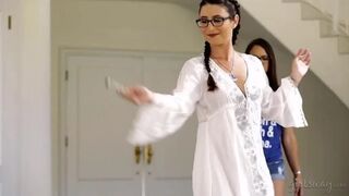 Alice közösül aphroditéval