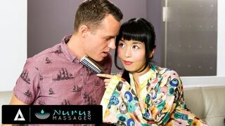 Marica Hase forró masszázsánál megtöri a nagyméretű bréje ügyfelétől