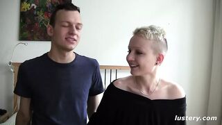 Szeretik felvenni magukat kettyinteni - házi amatőr klip