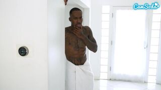 Kitetovált nevelő anya durva szexe óriási faszszal, míg férje orbitális fekete farkossal szórakozik