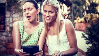 Sweet Cat ujjai orgazmushoz juttatják Nataly Von barátnőjét