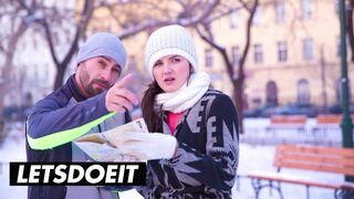 Francesca Di Caprio vad anális kupakolása Neeoval külföldön