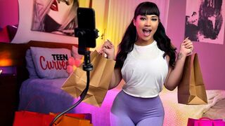 Vastag valagú influencer véletlenül megdugja magát a rajongói szeme láttára