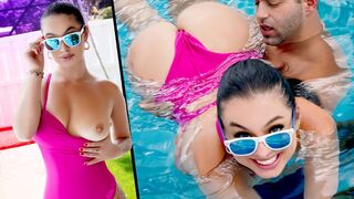 Edzésem a forró edzővel - hatalmas seggemet kefélve teszteli állóképességemet