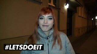 Lullu Gun és Anny Aurora megosztják a kolosszális fekete fazt kint a vadonban