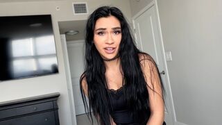 Bizonyítsd be képességeidet forró gót nevelő nővéreddel – Delilah Dagger családi fantáziája