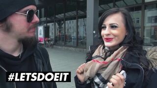 Hümerya ophelia német brúnó leányzó meglepetésbaszásra kapja a gigantikus valagát