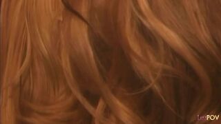 A főnökasszony megmutatja beosztottjának a helyét egy erőszakos lezbi orgiaorgia orgiában