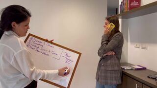 Művészeti tanárnőnk szereti nézni, hogy osztálytársammal visszahozzuk a témát