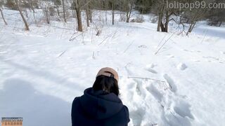 Ázsiai fitnesz lány keményen megkamatyolva a hidegben -20°c-on