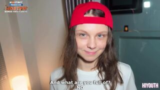 A cuki futárlány megette a pizzámat és keményen megbassza érte