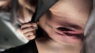 Imádom simogatni a sima, kiborotvált puncimat