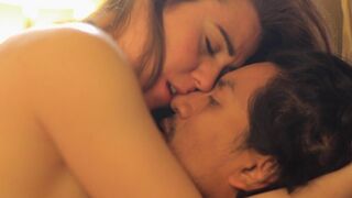 Latinó megbassza a titkárnőt az állampolgárságért cserébe