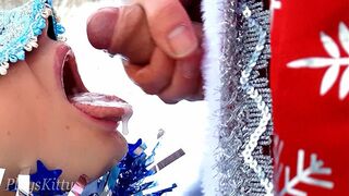 Télapó megmelegítette és telelőtte spermával a fagyos szépséget karácsonyra!