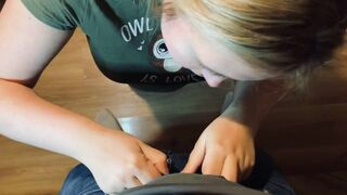 Ostoba céda szájába spriccel a kuki