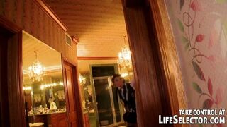 Finom kaland a Life Selector világában: Vad koleszos lányok legelső élményei Isis Taylorral és barátnőivel anális édeshármasban