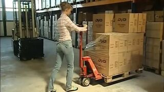 Retro édeshármas óriási mellekkel és bazinagy seggekkel a legjobb barátommal